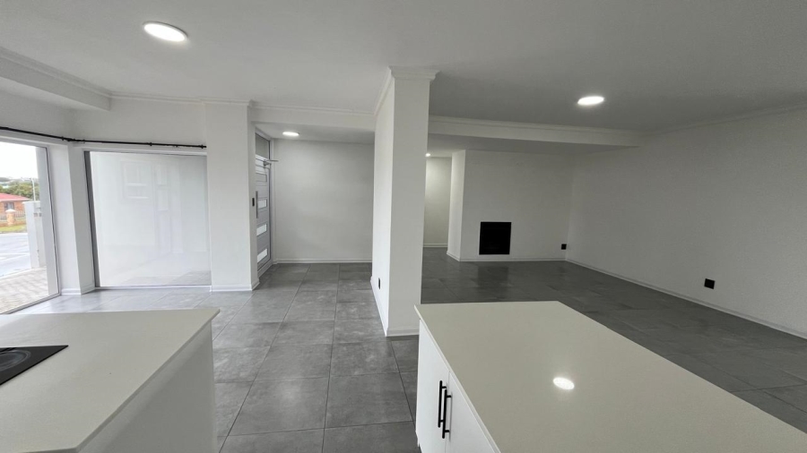 3 Bedroom Property for Sale in Aston Bay Eastern Cape